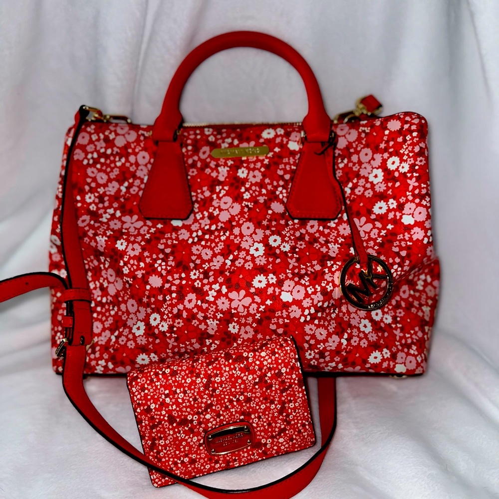 For Sale Michael Kros purse. Lightly uses no marks